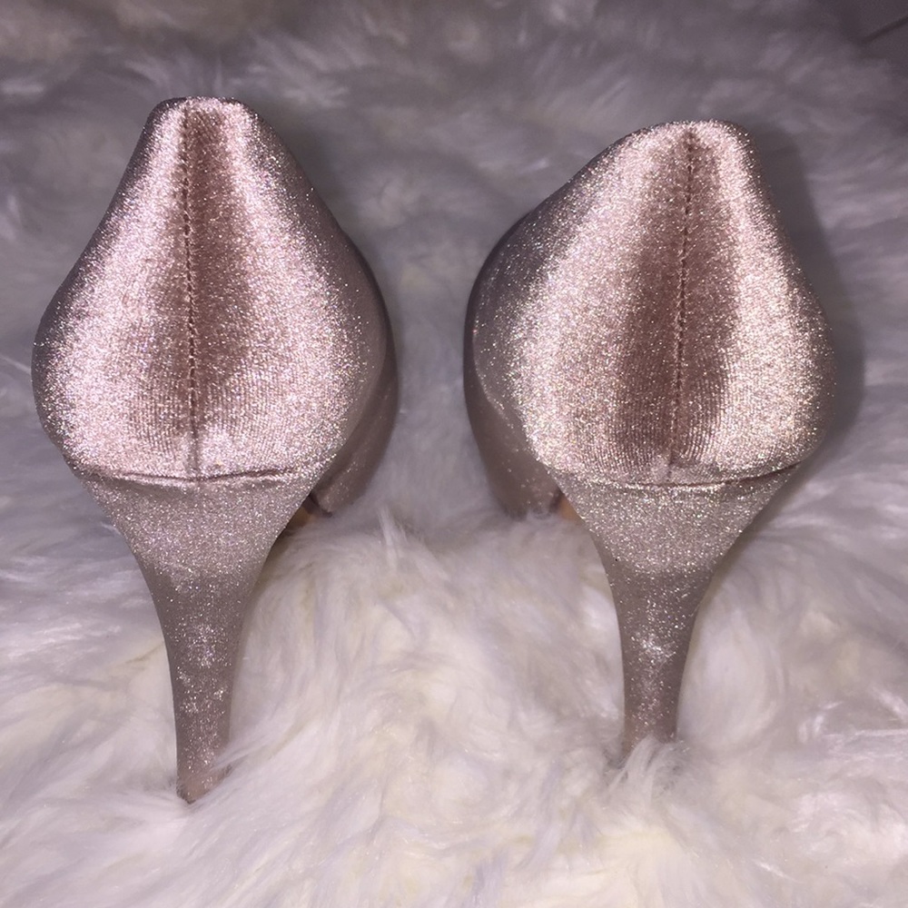 Heels - Picture 3 of 3